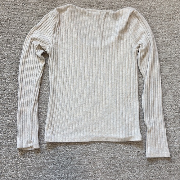 Cream scoop neck long sleeve crop - Picture 4 of 4